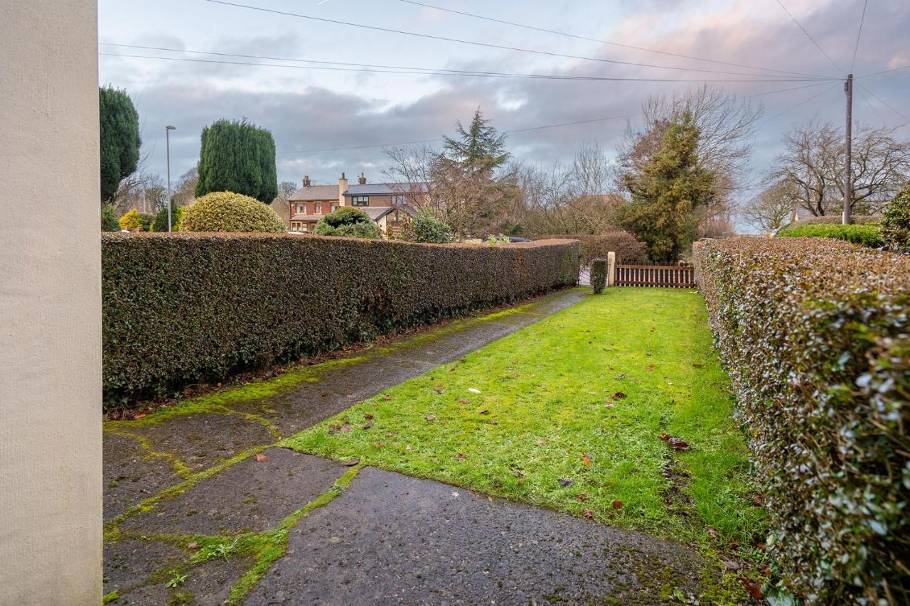 Wrea Cottage, 2 Bedrooms Wifi & Parking Near Ribby Hall Wrea Green Exterior photo